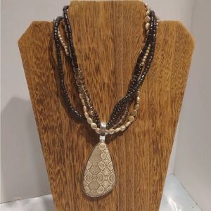 Rich & Famous Premier Designs necklace